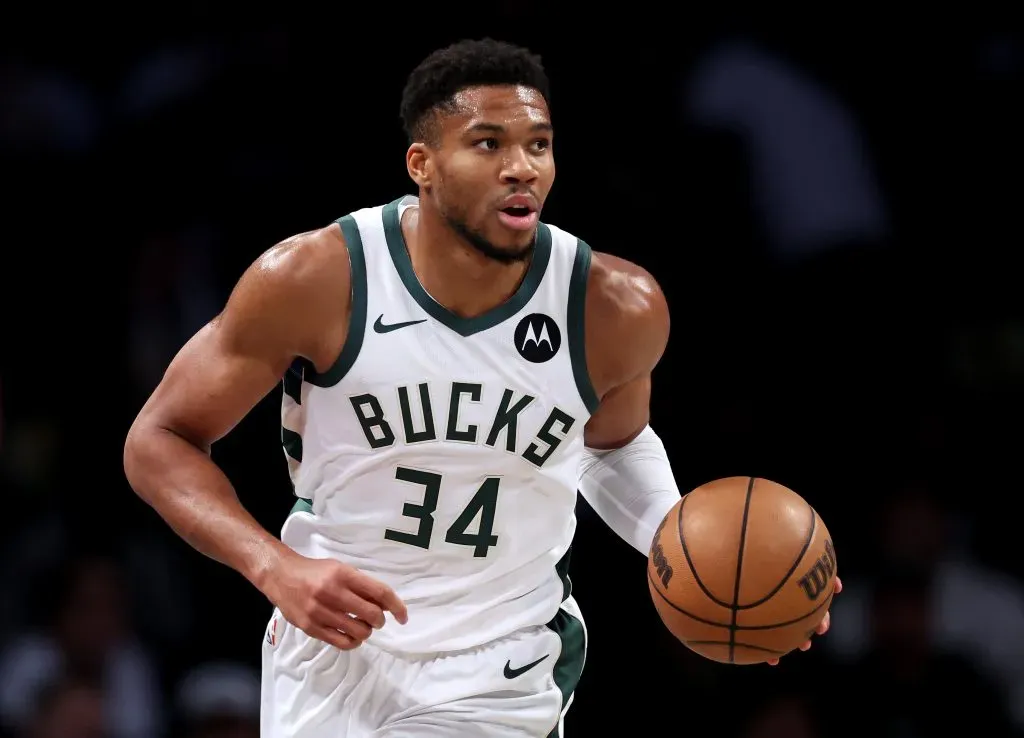 包含这也行？清晨尼斯备战NBA总决赛上海久事赛前更衣室发声，今夜密尔沃基雄鹿调整名单以备法国杯的词条